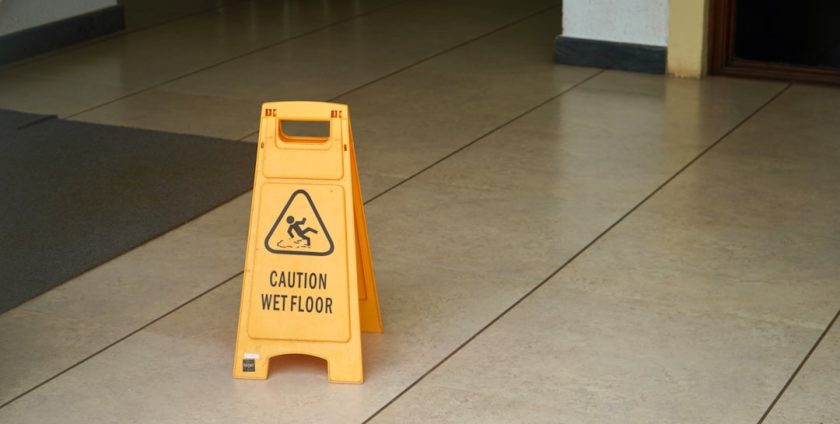 Photo Compact Floor Scrubbers