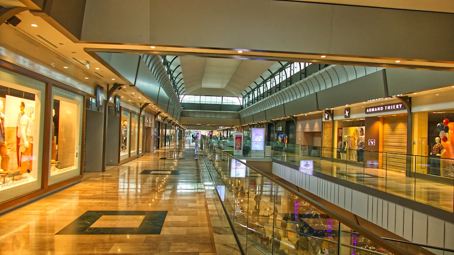 Photo Shopping Centres Maintain Spotless Floors